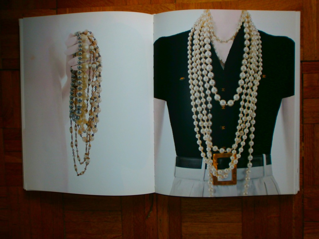 Fragment katalogu "Chanel"