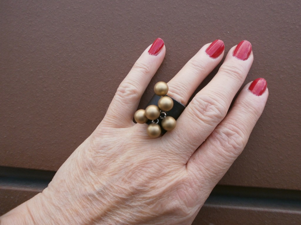 Pierścionek ze skóry