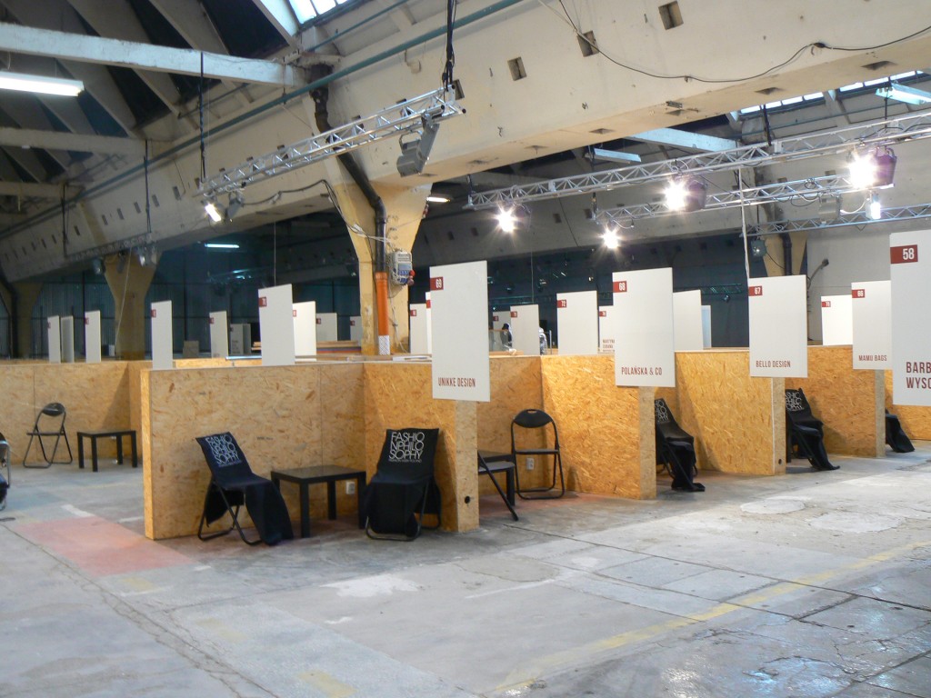 Przygotowania w showroomie