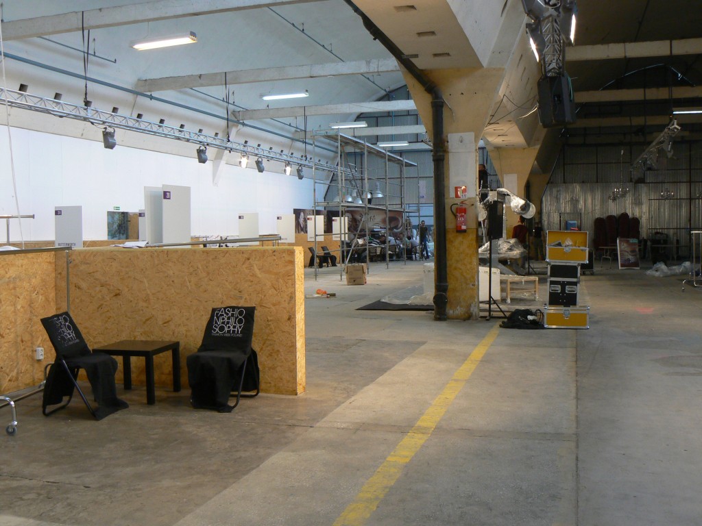 Przygotowania w showroomie