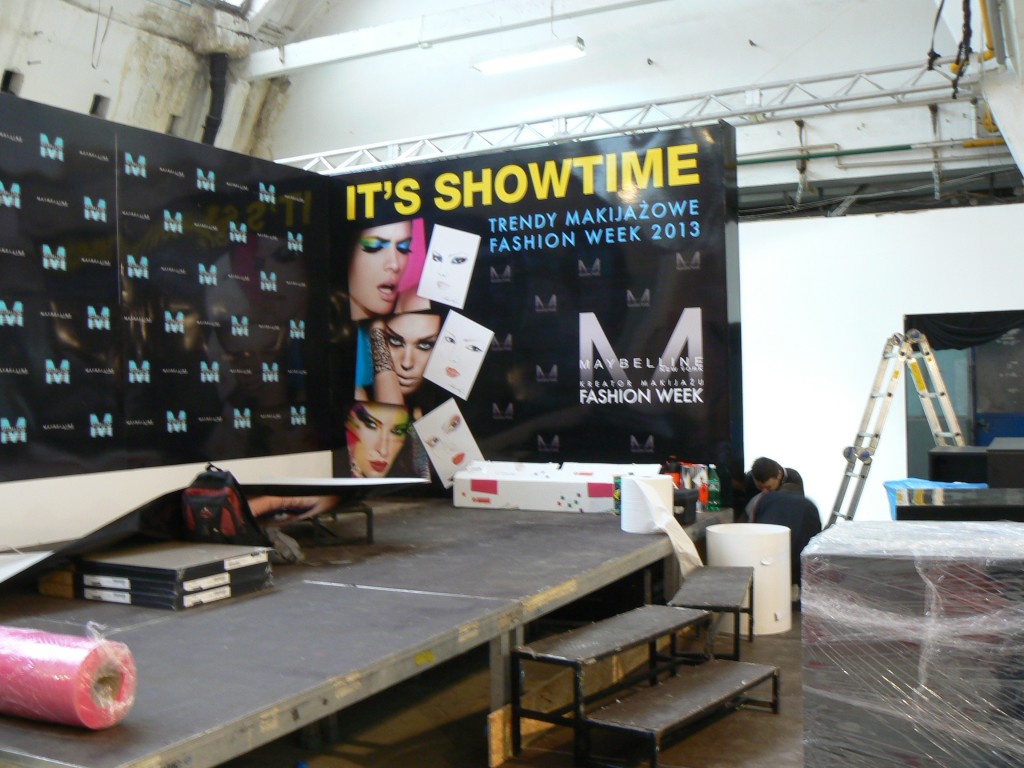 Przygotowania w showroomie