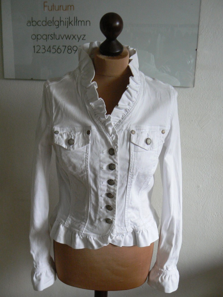 Kurtka z białego dżinsu