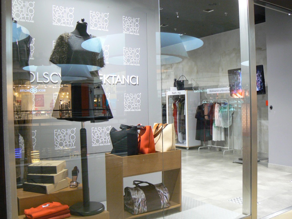 S IVORY POP UP STORE