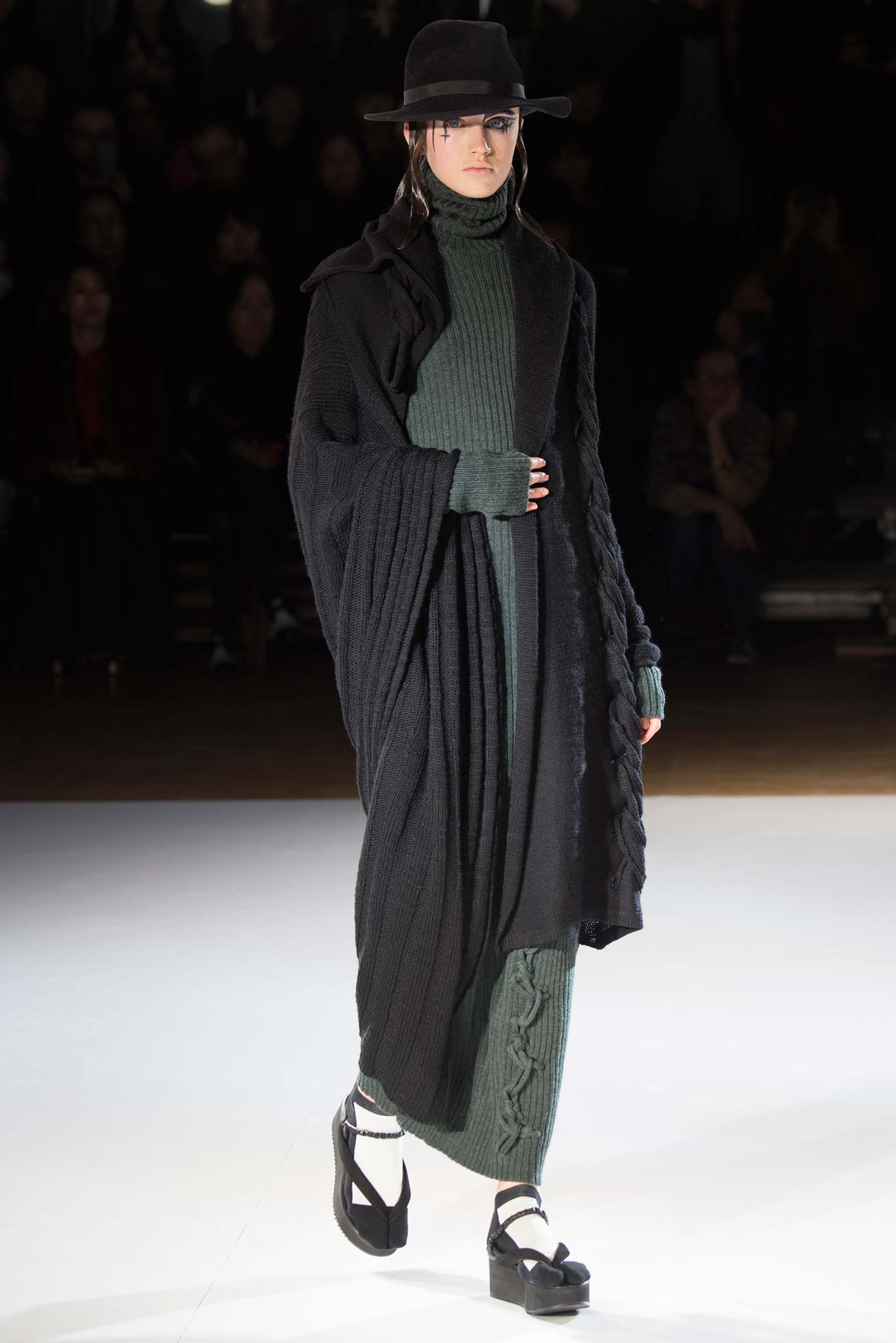 Źródło zdjęcia: www.style.com