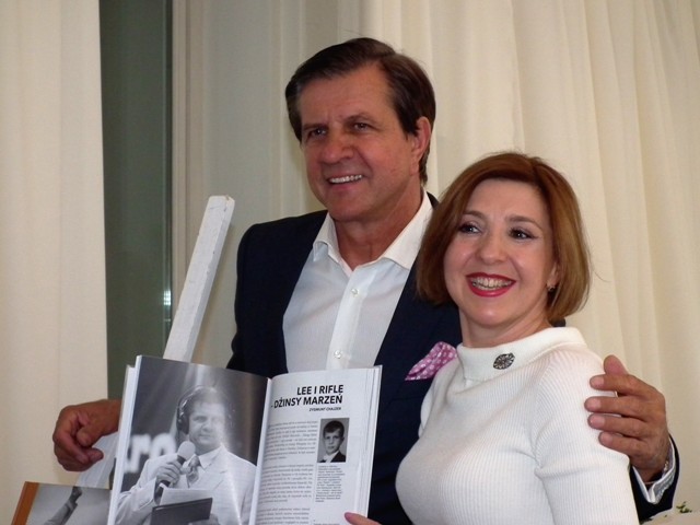 Zygmunt Chajzer oraz Agnieszka L. Janas, premiera książki „Dandysi i Dżentelmeni” , 30.09.2016 Willa Foksal, Warszawa. Fot. Paweł Janas. Źródło zdjęcia: agnieszkaomodzie.pl