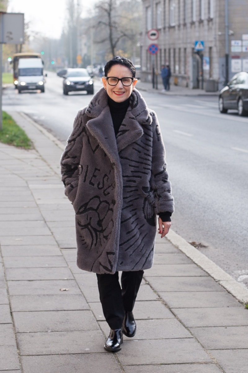 Płaszcz, Pan tu nie stał 3