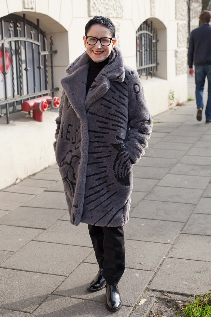 Płaszcz, Pan tu nie stał 2