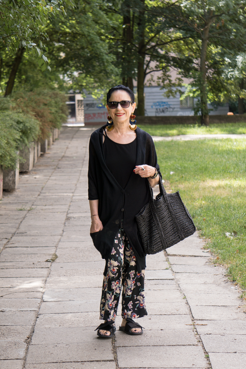 Spodnie w kwiaty Zara