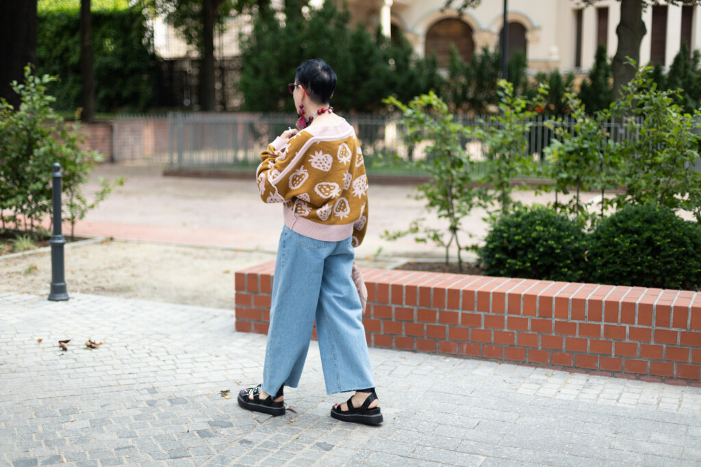 Sweter Pan tu nie stał10