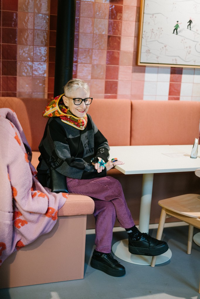 Sweter Pan tu nie stał