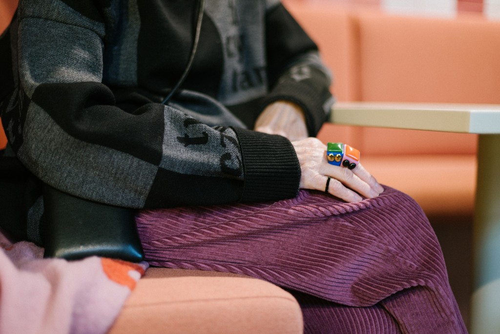 Sweter Pan tu nie stał4