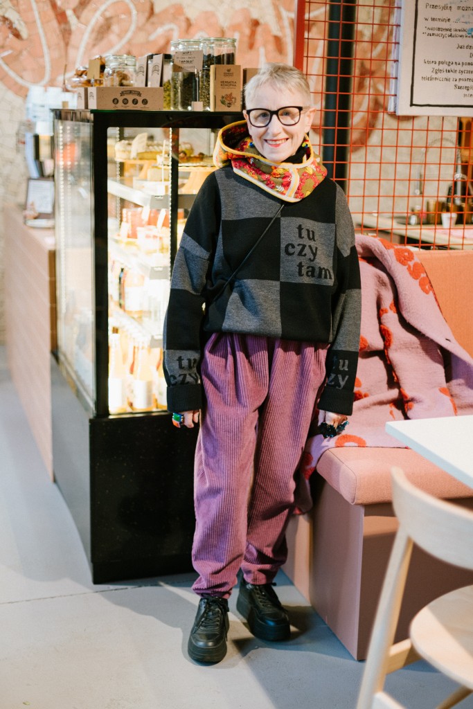 Sweter Pan tu nie stał3